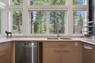 17671 Broken Top Ln, Sunriver, OR 97707 - Photo 16