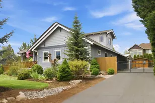 3687 SW 35th St, Redmond, OR 97756 - Photo 2