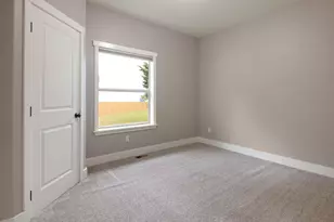 3687 SW 35th St, Redmond, OR 97756 - Photo 26