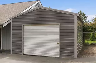 3687 SW 35th St, Redmond, OR 97756 - Photo 44