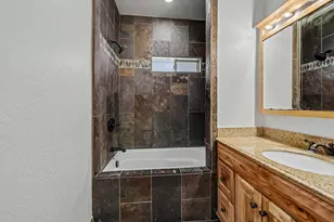 516 S Grape St, Medford, OR 97501 - Photo 18