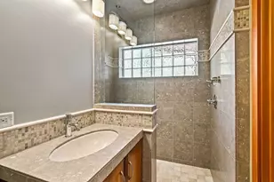 21725 Rickard Rd, Bend, OR 97702 - Photo 46
