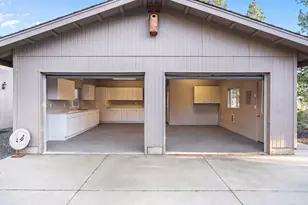 21725 Rickard Rd, Bend, OR 97702 - Photo 52
