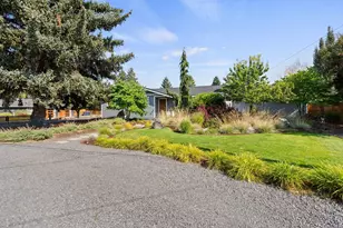 61400 SW Blakely Rd, Bend, OR 97702 - Photo 2