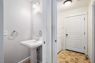 20398 Aberdeen Dr, Bend, OR 97702 - Photo 16