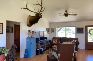 93300 Pike Ln, Lakeview, OR 97630 - Photo 10