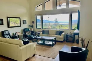 693 Ironwood Dr, Eagle Point, OR 97524 - Photo 22