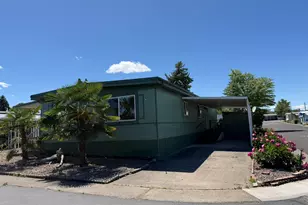 301 Freeman Rd, Central Point, OR 97502 - Photo 2