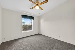 826 NE Shoshone Dr, Redmond, OR 97756 - Photo 16