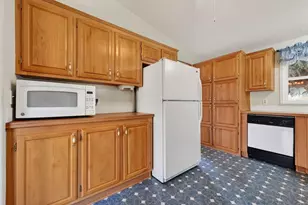 826 NE Shoshone Dr, Redmond, OR 97756 - Photo 6