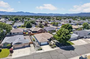 2618 Rabun Way, Central Point, OR 97502 - Photo 2
