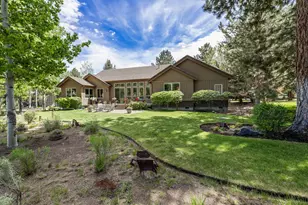 19574 Green Lakes Loop, Bend, OR 97702 - Photo 2