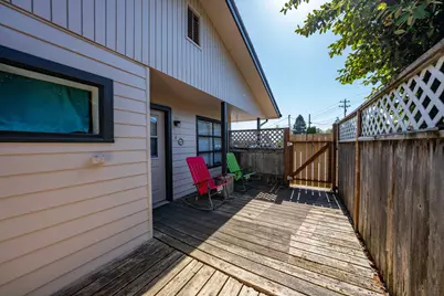 542 Pacific Avenue, Brookings, OR 97415 - Photo 12