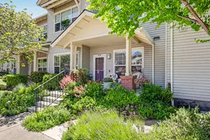 818 Pavilion Pl, Ashland, OR 97520 - Photo 1