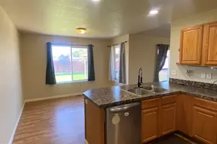 5556 State St, Klamath Falls, OR 97603 - Photo 14
