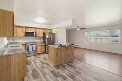 1225 SE Grandview Avenue, Grants Pass, OR 97527 - Photo 6