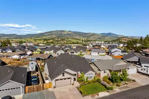 1004 Arana Dr, Phoenix, OR 97535 - Photo 24