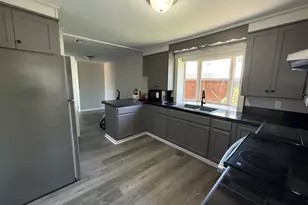 236 De Barr Ave, Medford, OR 97501 - Photo 8
