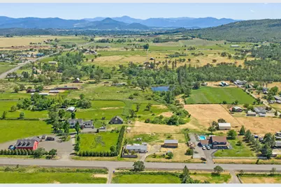 145 Highway 234, Eagle Point, OR 97524 - Photo 42