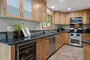 22539 Martee Ln, Bend, OR 97701 - Photo 10