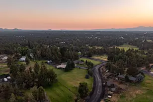 22539 Martee Ln, Bend, OR 97701 - Photo 182