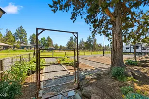 22539 Martee Ln, Bend, OR 97701 - Photo 92