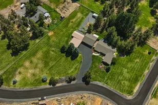 22539 Martee Ln, Bend, OR 97701 - Photo 124