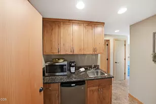 22539 Martee Ln, Bend, OR 97701 - Photo 24