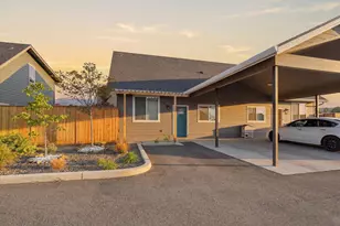 412 Azalea Ct, Talent, OR 97540 - Photo 1