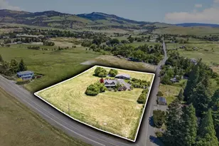 39 E Valley View Rd, Ashland, OR 97520 - Photo 2