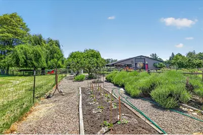 39 E Valley View Road, Ashland, OR 97520 - Photo 56
