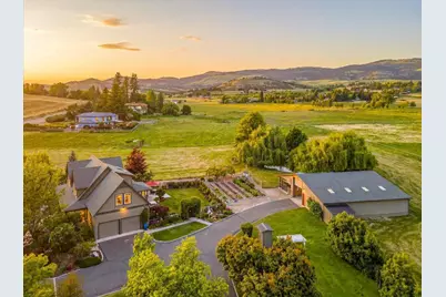 39 E Valley View Road, Ashland, OR 97520 - Photo 1