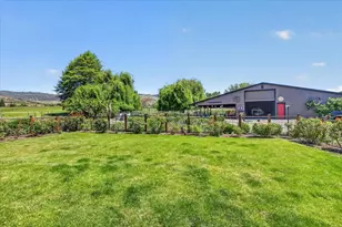 39 E Valley View Rd, Ashland, OR 97520 - Photo 68