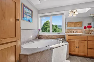 39 E Valley View Rd, Ashland, OR 97520 - Photo 40