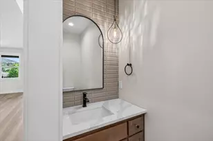 4302 Vista Pointe Dr, Medford, OR 97504 - Photo 14
