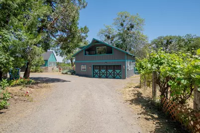 4970 Old Stage Road, Central Point, OR 97502 - Photo 4