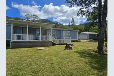 235 Dearing Way, Grants Pass, OR 97527 - Photo 1