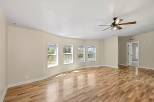 235 Dearing Wy, Grants Pass, OR 97527 - Photo 4