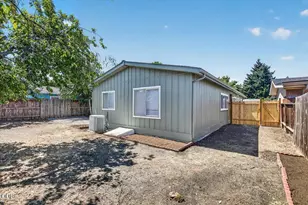 555 Freeman Rd, Central Point, OR 97502 - Photo 22