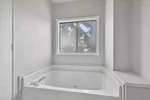 555 Freeman Rd, Central Point, OR 97502 - Photo 14