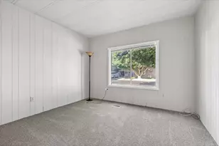 555 Freeman Rd, Central Point, OR 97502 - Photo 18