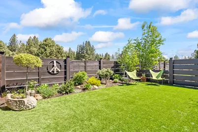 490 E Diamond Peak Avenue, Sisters, OR 97759 - Photo 30