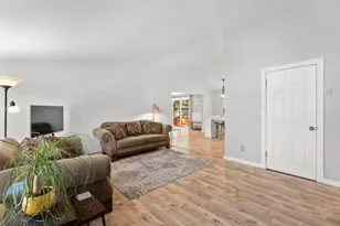 61908 Pettigrew Rd, Bend, OR 97702 - Photo 10