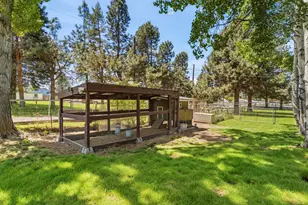 61908 Pettigrew Rd, Bend, OR 97702 - Photo 50