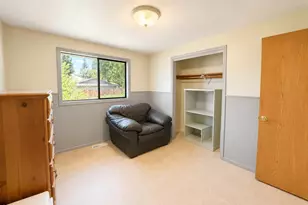523 Golf View Dr, Medford, OR 97504 - Photo 14