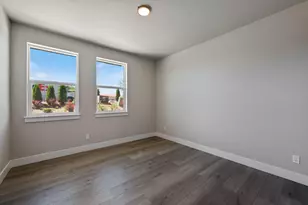 20516 NE Empire Ave, Bend, OR 97701 - Photo 14