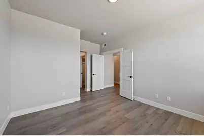 20516 NE Empire Avenue, Bend, OR 97701 - Photo 16