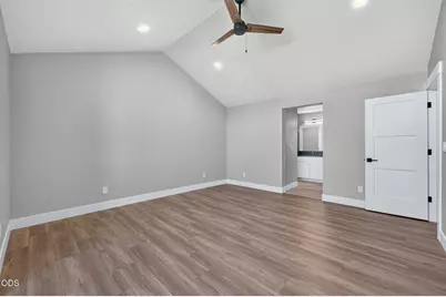 20516 NE Empire Avenue, Bend, OR 97701 - Photo 32