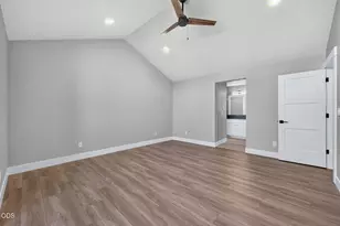 20516 NE Empire Ave, Bend, OR 97701 - Photo 32