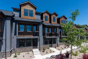 20516 NE Empire Ave, Bend, OR 97701 - Photo 1